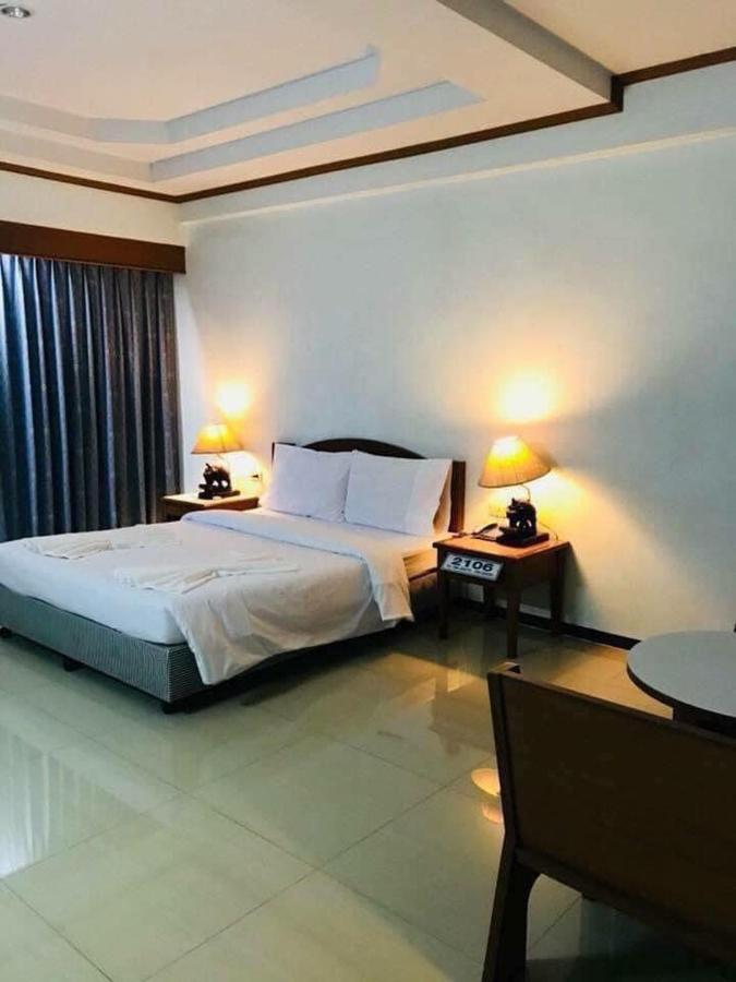 Vatchara Northgate Hotel Nakhon Sawan Eksteriør bilde